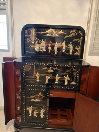 Vinoteca Antigua China con Biombo