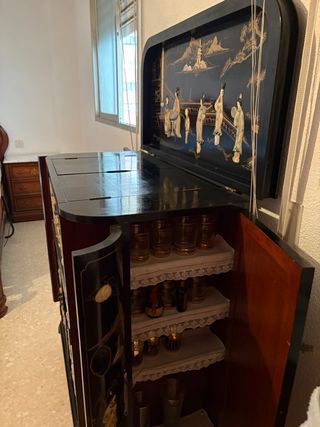 Vinoteca Antigua China con Biombo