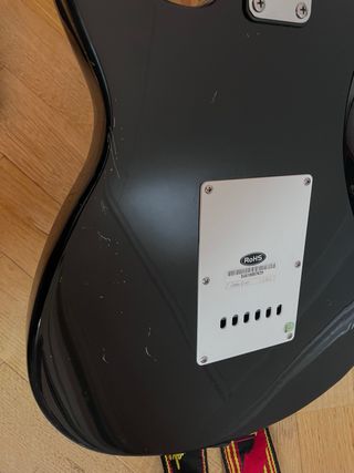 Guitarra Eléctrica Behringer El Toro