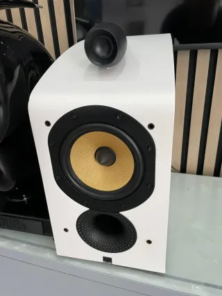 Altavoces Bowers & Wilkins DM 705 S1 Blancos