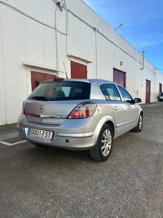 Opel Astra 1.6 Enjoy Easytronic