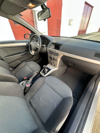 Opel Astra 1.6 Enjoy Easytronic