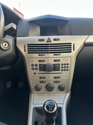 Opel Astra 1.6 Enjoy Easytronic