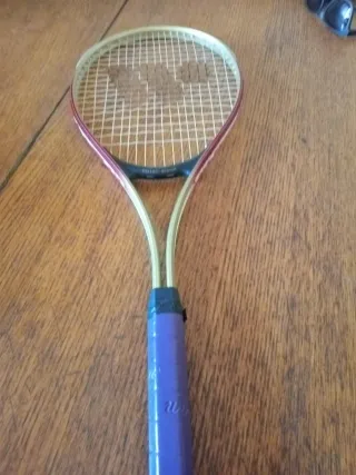 Raqueta de tenis Winn con funda