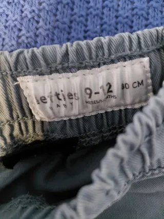 Conjunto pantalón y sudadera de Lefties talla 9-12