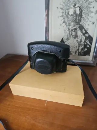 Cámara Halina Paulette Analógica Plata/Negra