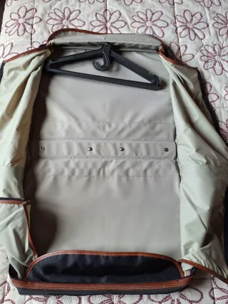 Portatrajes Samsonite negra y marrón