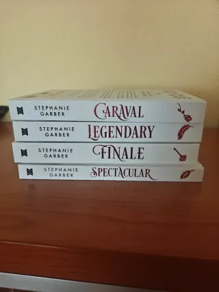 Saga libros caraval + novela spectacular