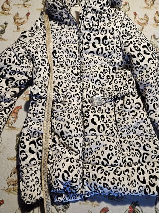 Giubbotto piumino leopardato bianco e nero