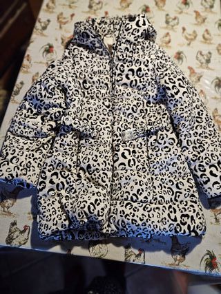 Giubbotto piumino leopardato bianco e nero