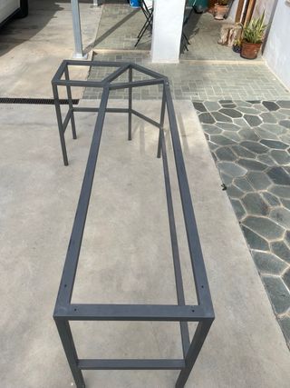 Estructura metálica gris