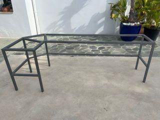 Estructura metálica gris