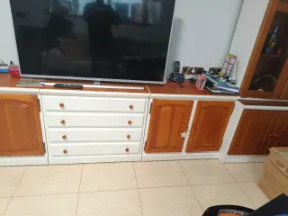 Mueble de comedor madera y cristal