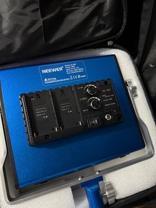 2 Focos LED Neewer NL660 con soportes