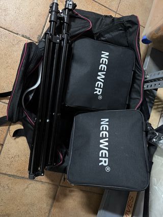 2 Focos LED Neewer NL660 con soportes