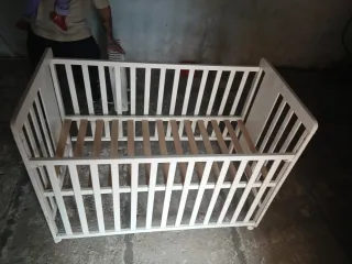 Culla bianca per neonati