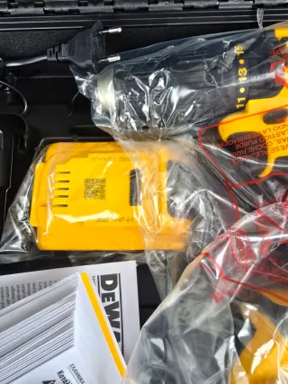 Taladro percutor dewalt