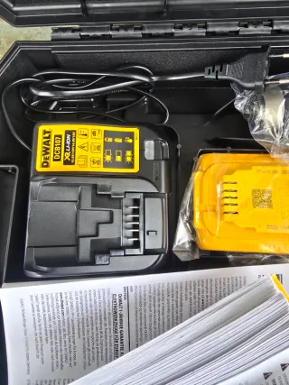 Taladro percutor dewalt