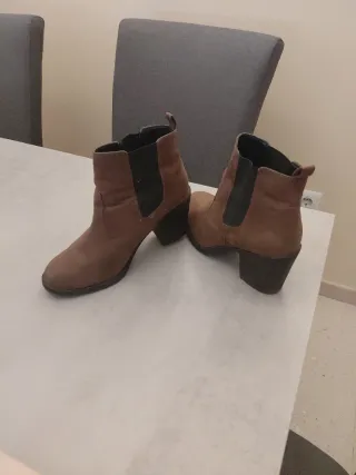 Botines tacón marrones talla 38
