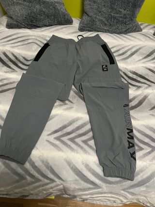 Pantalón Cortaviento Nike Air Max Gris