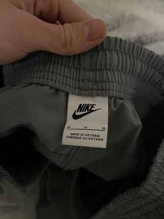 Pantalón Cortaviento Nike Air Max Gris