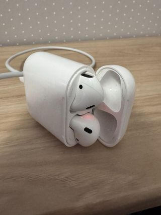 AirPods 2ª Gen con Estuche de Carga