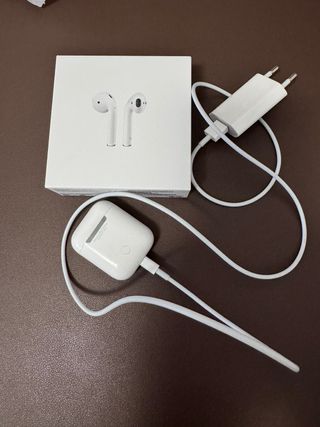 AirPods 2ª Gen con Estuche de Carga