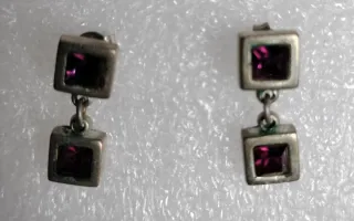 Pendientes pequeños en color plata