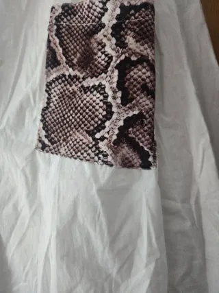 Conjunto camisa blanca y pantalón estampado