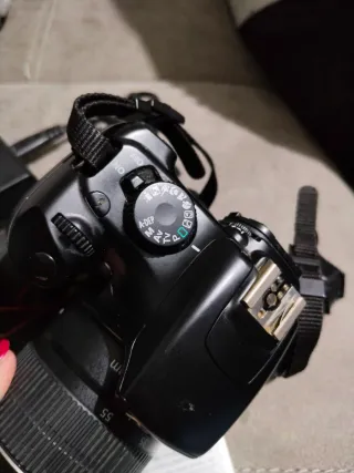 Cámara Canon EOS 1100D Negra