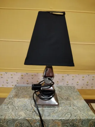 Lampada da tavolo moderna
