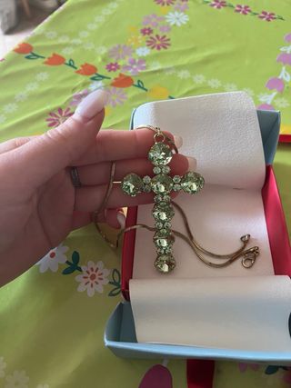 Collana vintage con ciondolo a croce