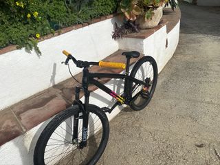 BICICLETA DIRT JUMPER (PUMPTRACK)