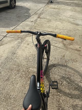 BICICLETA DIRT JUMPER (PUMPTRACK)