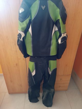 Traje de moto deportivo color verde
