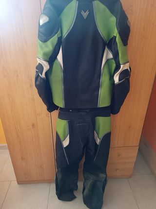 Traje de moto deportivo color verde