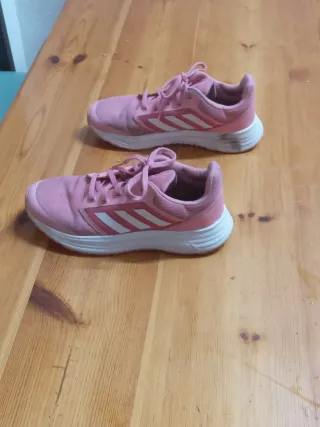 Zapatillas Adidas rosas talla 38/39