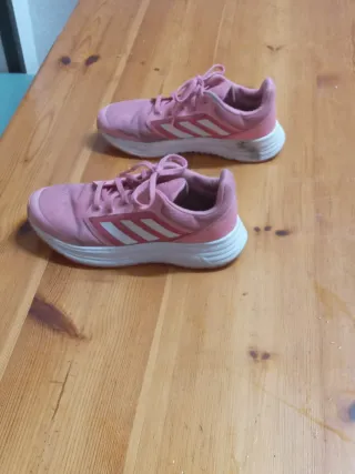 Zapatillas Adidas rosas talla 38/39