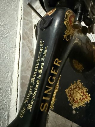 Máquina de coser Singer antigua