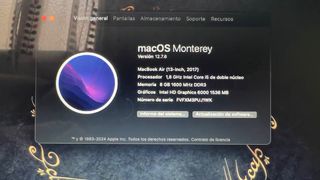 MacBook Air Plata con Teclado Multicolor