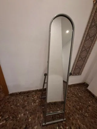 Specchio pieghevole a figura intera