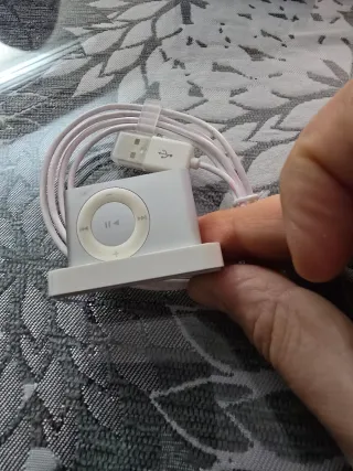 iPod Shuffle 2GB Plata