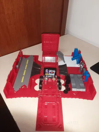 Camión Mack de Cars con Remolque