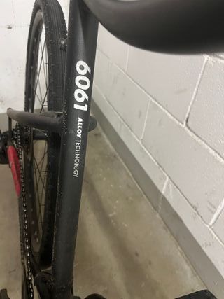 Bicicleta BTWIN Riverside 500 T: L Cuadro Aluminio