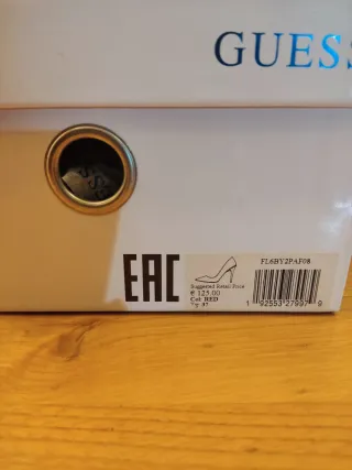 Zapatos de tacón Guess rojos sin estrenar