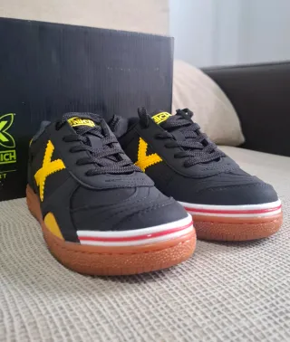 Zapatillas Munich Gresca Unisex Negro Amarillo