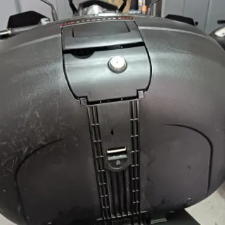 Top Case Shad SH46 + Soporte Vstrom 650