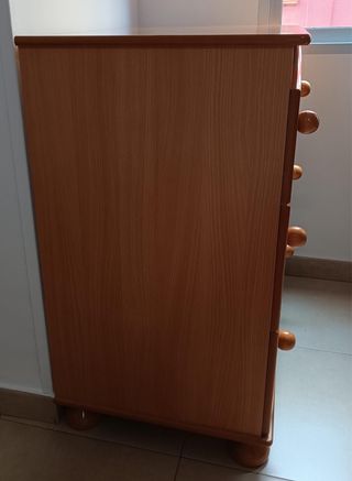 Comò in legno con 3 cassetti