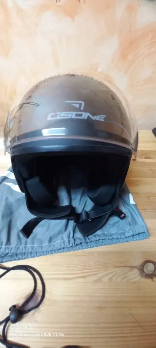 Casco Jet Negro con Visera
