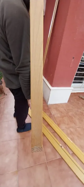 Puerta madera con cristalera